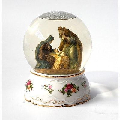 A Royal Albert Old Country Roses Snow Globe