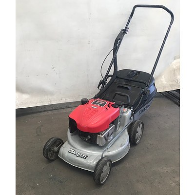 Briggs & Stratton Masport 675 190cc Ready Start Lawn Mower