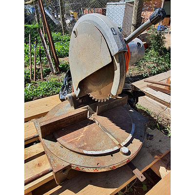 Lot 112 - Makita 10" Table Saw