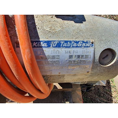 Lot 112 - Makita 10" Table Saw