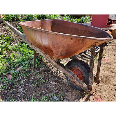 Lot 148 - Metal & Timber Wheelbarrow