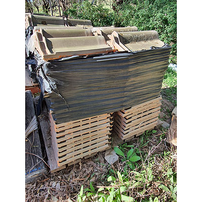 Lot 221 - Montoro Swiss Terracotta Roof Tiles - Pallet Lot of Approx 160 Tiles