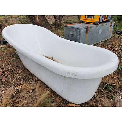 Lot 224 - Plastic Freestanding Bathtub