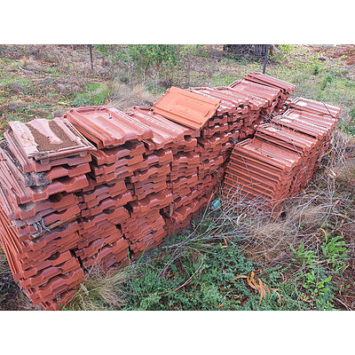 Lot 250 - Vintage Wunderlich Limited Sydney Terracotta Roof Tiles - 350+ Tiles