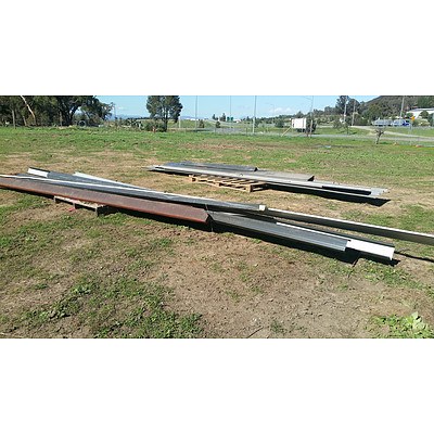 Lot 3 - Assorted Shed Roofing Components