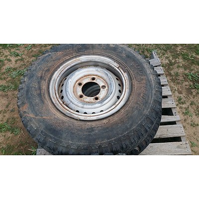 Lot 41 - Toyota Landcruiser 16" Factory Steel Wheels - Lot of 4
