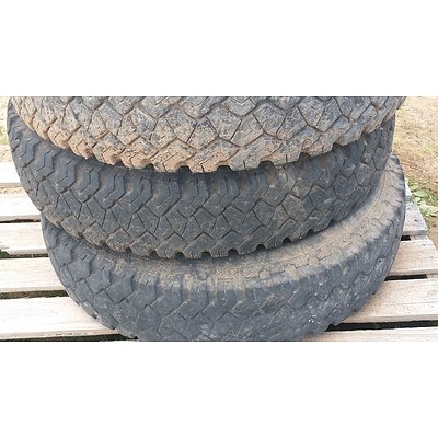 Lot 41 - Toyota Landcruiser 16" Factory Steel Wheels - Lot of 4