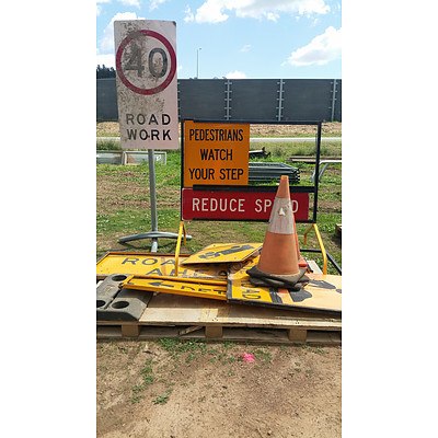 Lot 44 - Assorted Traffic Signage