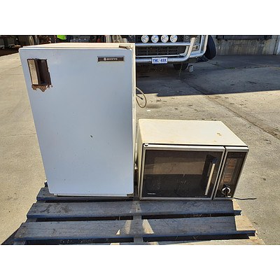 Sanyo Bar Fridge & Toshiba Microwave