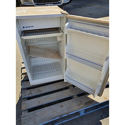 Sanyo Bar Fridge & Toshiba Microwave