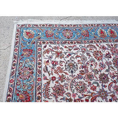 Large Persian Kashan Hand Knotted Wool Pile Carpet with an Ivory Ground