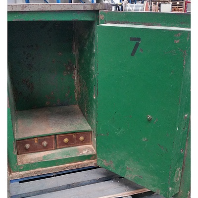 Wearne & Breakspear Vintage Single Door Floor Safe