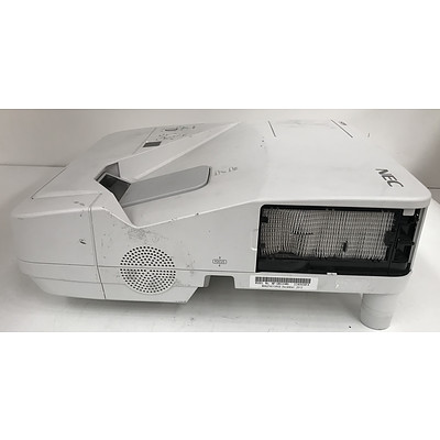 NEC NP-UM330W WXGA 3LCD Projector