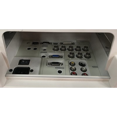 Mitsubishi FL6900U WUXGA 3LCD Projector