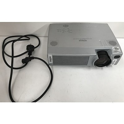 Hitachi CP-X385 XGA LCD Projector