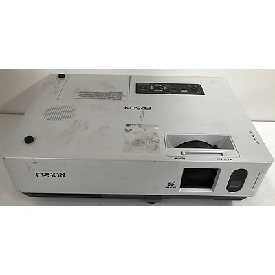 EPSON EMP-1810 XGA 3LCD Projector