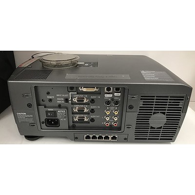 Mitsubishi X500U XGA 3LCD Projector