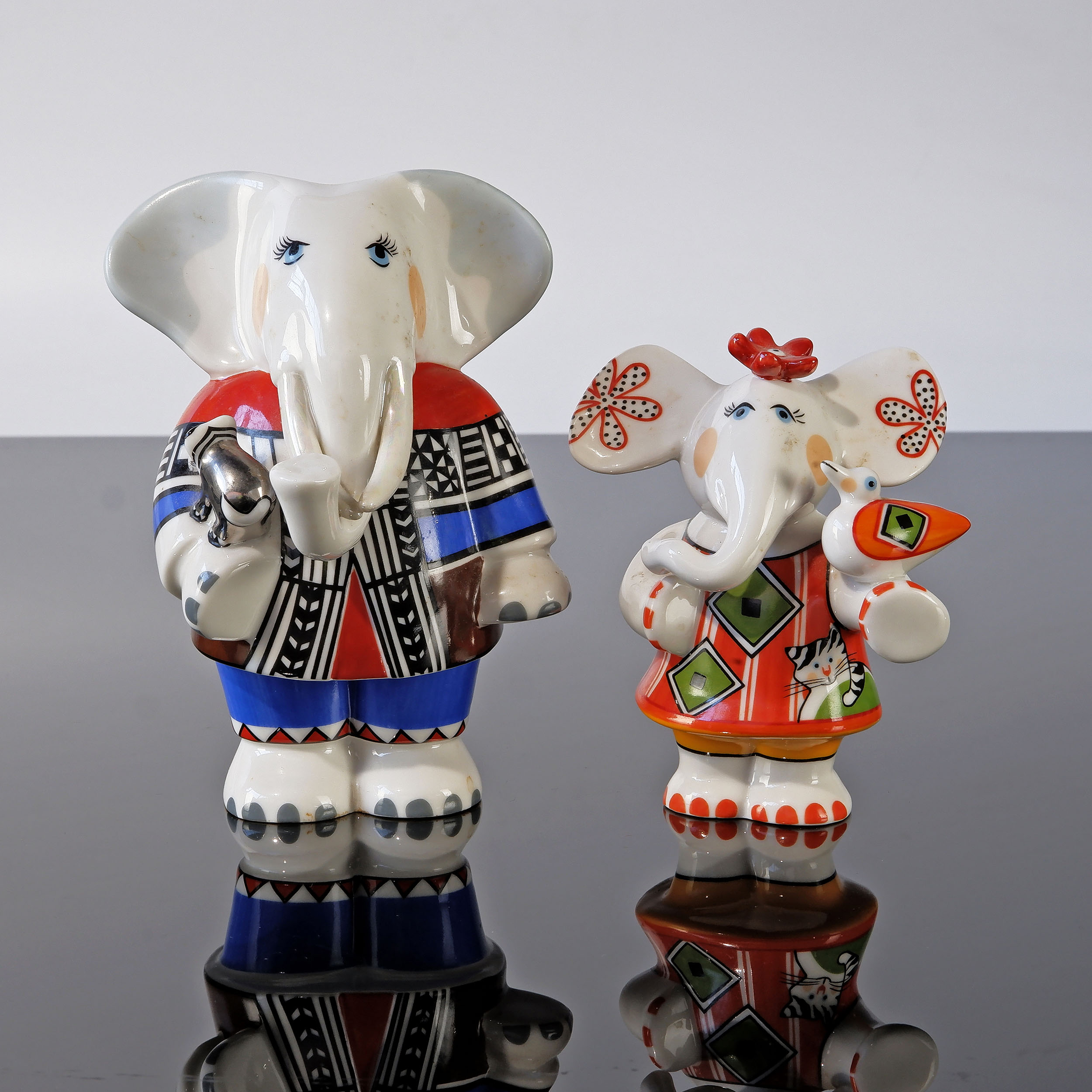 ビレロイ＆ボッホVilleroy & Boch Elephant family Two Villeroy Boch Porcelain Elephant - Lot 1134379 | ALLBIDS