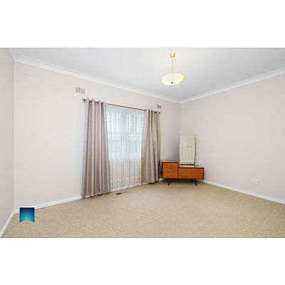 19 Crest Road, Queanbeyan NSW 2620