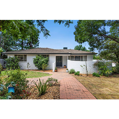 18 Maurice Place, Garran ACT 2605