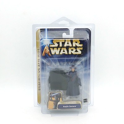 Hasbro 2003 Star Wars Return of the Jedi Aayla Secura Card with Different Figure, Error New Old Stock