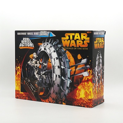  Hasbro 2005 Star Wars Revenge of the Sith Grievous's Wheel Bike, Includes General Grievous, New Old Stock