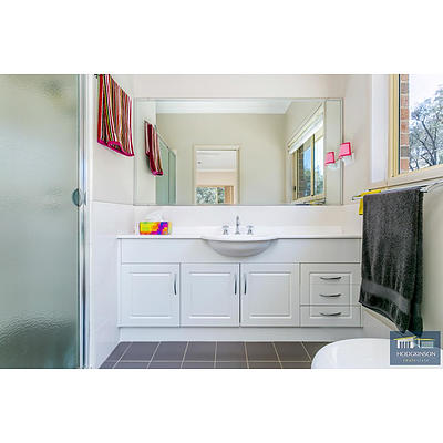 16 O'Malley Place, Googong NSW 2620