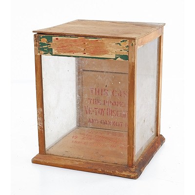 Ve-Toy Biscuits Glass Case