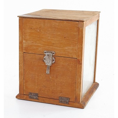 Ve-Toy Biscuits Glass Case