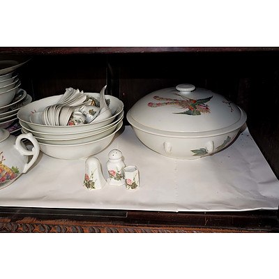 Extensive Chinese Export Famille Rose Porcelain Dinner Service Decorated with Pheasants and Peony, Jiujiang 20th Century