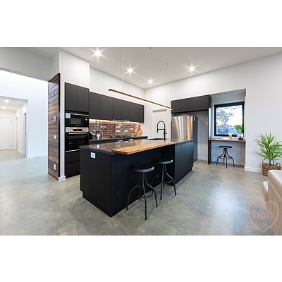 27 Shewcroft Street, Watson ACT 2602