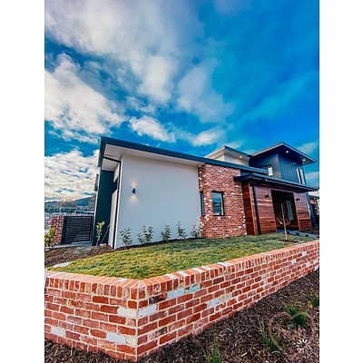 27 Shewcroft Street, Watson ACT 2602