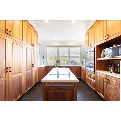 12 Donaldson Street, Braddon ACT 2612