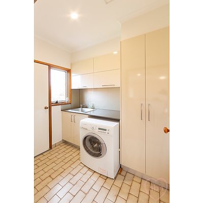 8 Fristrom Crescent, Lyneham ACT 2602