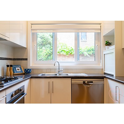 82 Cowper Street, Dickson ACT 2602