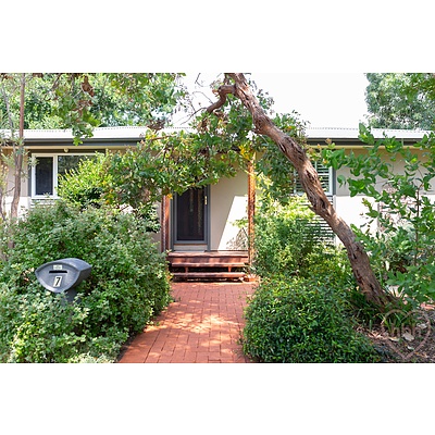 7 Bayley Street, Narrabundah ACT 2604