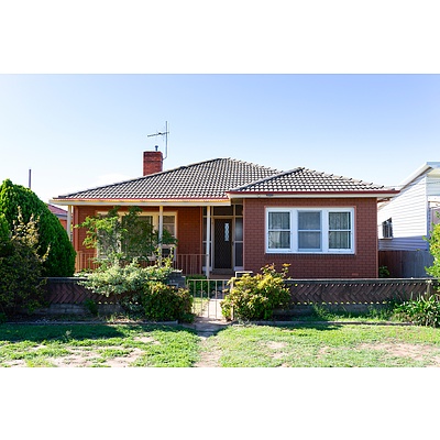 27 Ernest Street, Crestwood NSW 2620