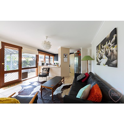 4/10 Vanzetti Crescent, Kambah ACT 2902
