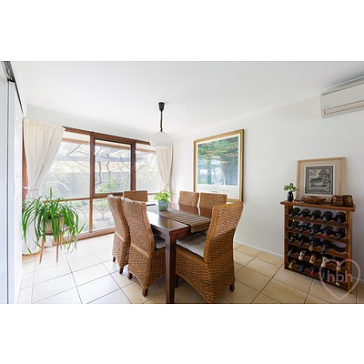 4/10 Vanzetti Crescent, Kambah ACT 2902