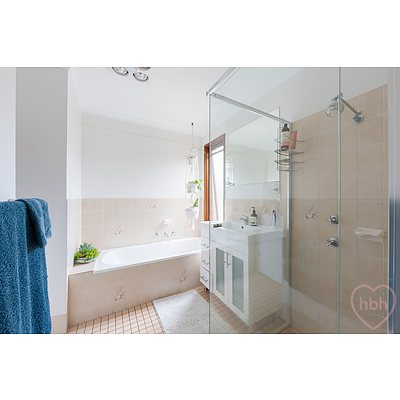 4/10 Vanzetti Crescent, Kambah ACT 2902