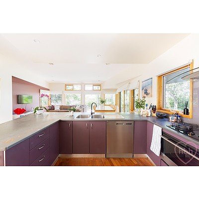 8 Calder Place, Holder ACT 2611
