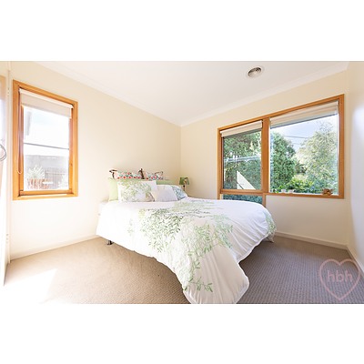 8 Calder Place, Holder ACT 2611