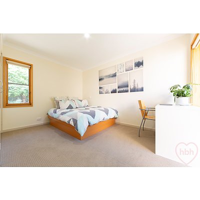 8 Calder Place, Holder ACT 2611