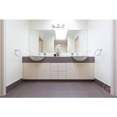 8 Calder Place, Holder ACT 2611