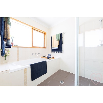8 Calder Place, Holder ACT 2611