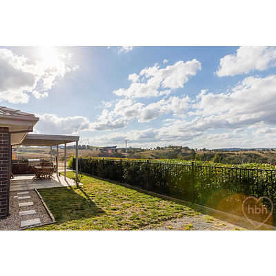 86 Edgeworth Parade, Coombs ACT 2611