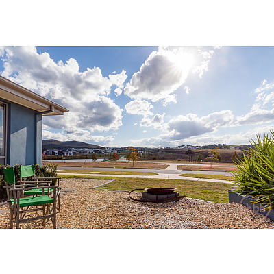 86 Edgeworth Parade, Coombs ACT 2611