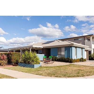 86 Edgeworth Parade, Coombs ACT 2611