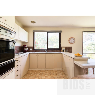 154 Namatjira Drive, Chapman ACT 2611