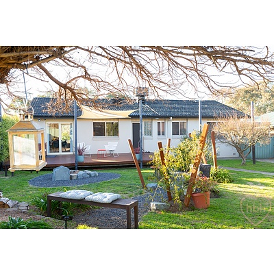 128 Dixon Drive, Holder ACT 2611